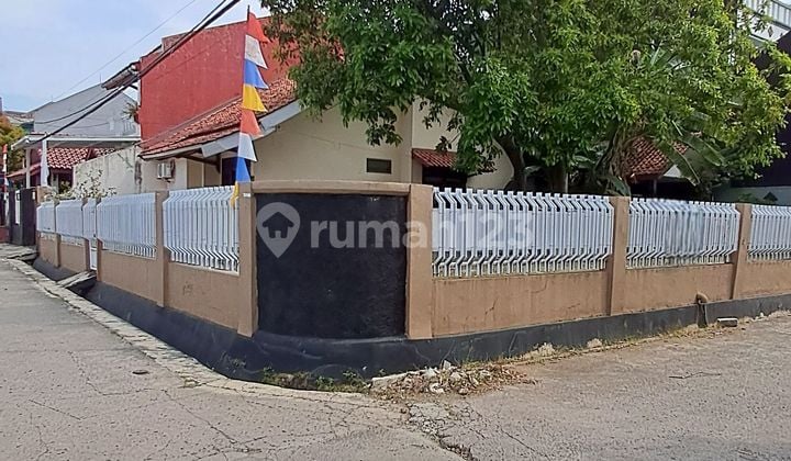 Rumah Huk Dengan Tanah Luas Cocok Untuk Berkebun