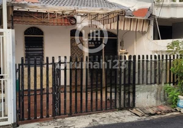 Rumah Tua di kelapa Cengkir Barat Kelapa Gading