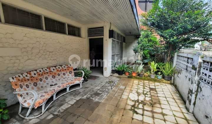 Rumah Klasik Area Burangrang Lengkong Sayap Buah Batu Bandung