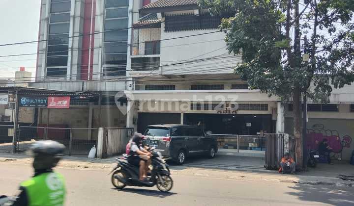 Rumah Strategis Untuk Usaha di Jalan Cibaduyut Raya Bandung