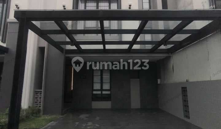 Rumah Lux Prestisius Strategis di Duren Sawit