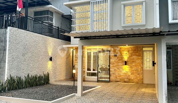 Rumah 2 Lantai Sudah Renovasi Metland Transyogi