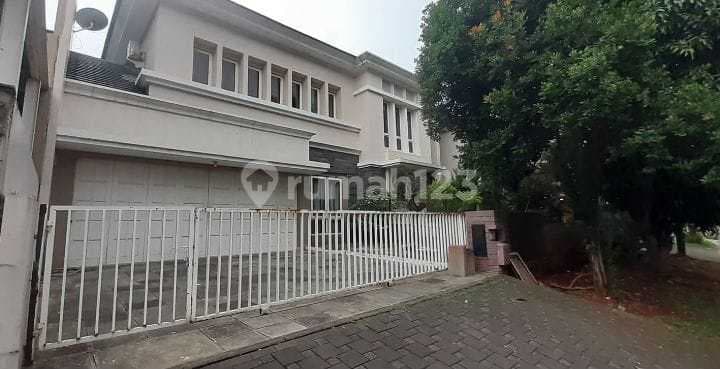 Rumah 2 Lantai Bagus Di Boulevard Kota Wisata, Bogor
