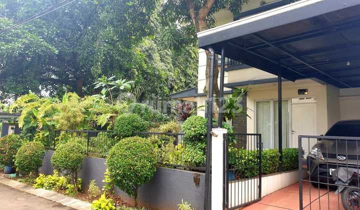 Rumah 2 Lantai Halaman Luas di Bukit Golf Riverside Cibubur