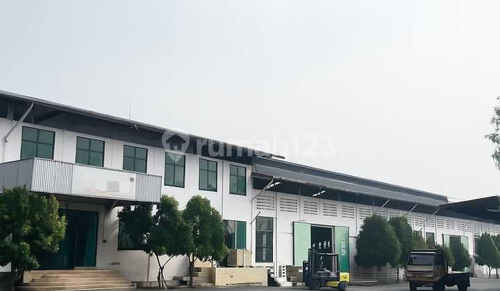 Ready-to-occupy factory, 2.5 hectares, prime location in Gunung Putri.
