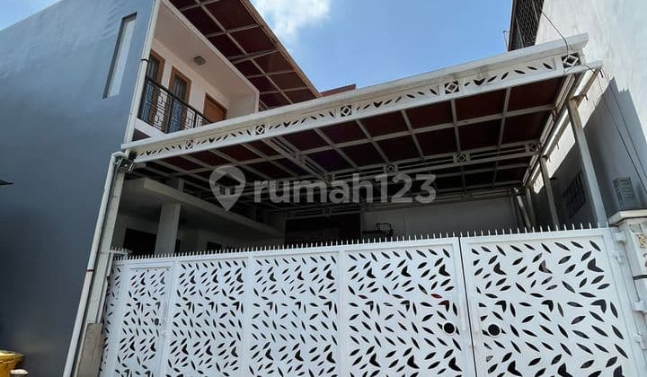 Rumah 2 Lantai Rapih Siap Huni di Cibubur Residence, Cibubur