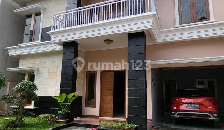 Rumah Siap Huni 2 Lantai Dekat Akses Toll di Puri Sriwedari Cibubur