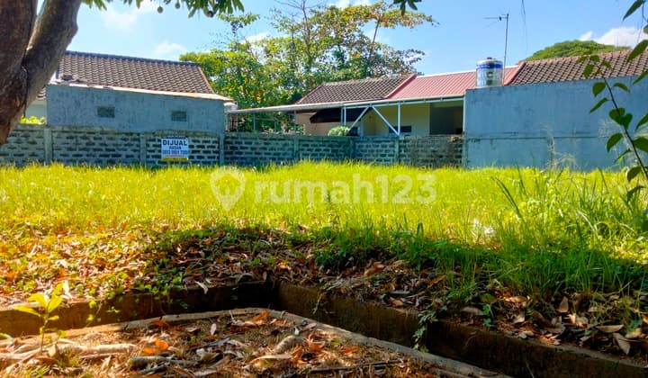 Land at Jl. Samalona Elok No. 17, near the Tourism Polytechnic campus.