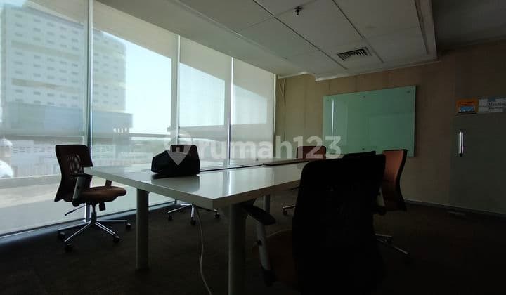 Office tower di Jl. Dr. Sam Ratulangi, siap pakai untuk 5 sampai 10 karyawan