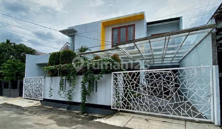 Rumah Murah di Bintaro Sektor 3A Ada Kolam Renang Pribadi Semi Furnished