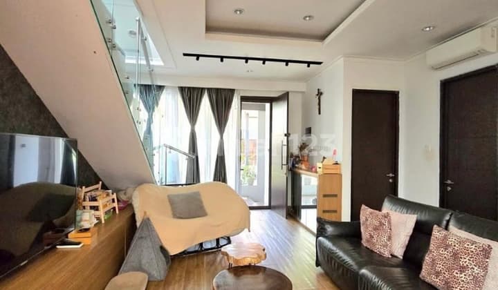 Rumah Murah di Discovery Bintaro Sektor 9 Semi Furnished Siap Huni