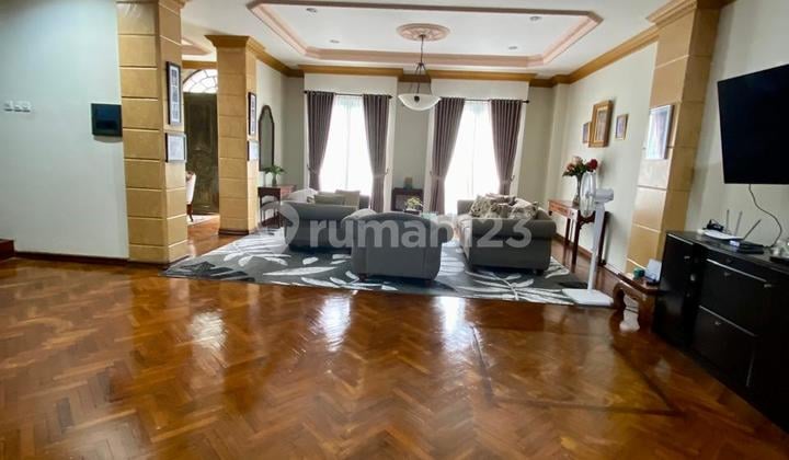 Affordable House In Pondok Indah, Good Building, Large Land Area, Flood-Free Location