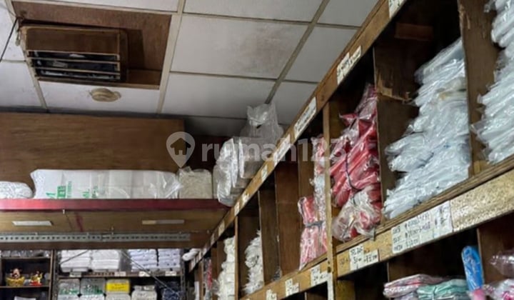 Senen Shop House Unfurnished One Floor Strategic Location