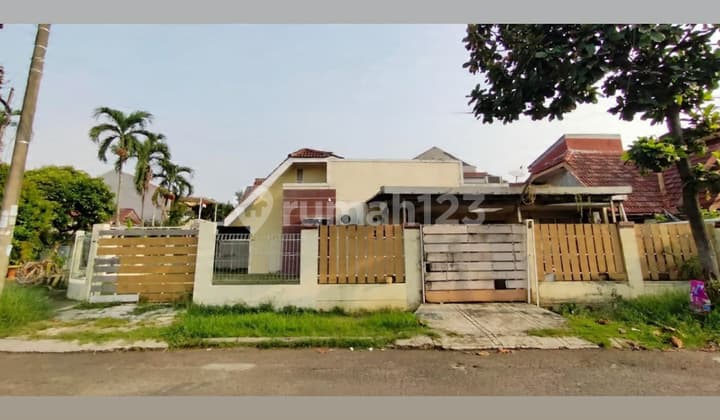 Rumah Hook Murah di BSD Serpong Tangerang Dekat Akses Bus Trans BSD