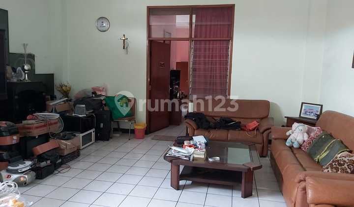 Dijual Ruko di Jl A Yani 2.5 Lantai