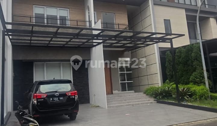 Rumah Mewah di Cluster Onyx Alam Sutera