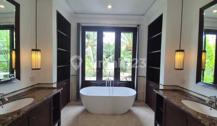 Luxury Residential 6 Bedrooms Near Ais