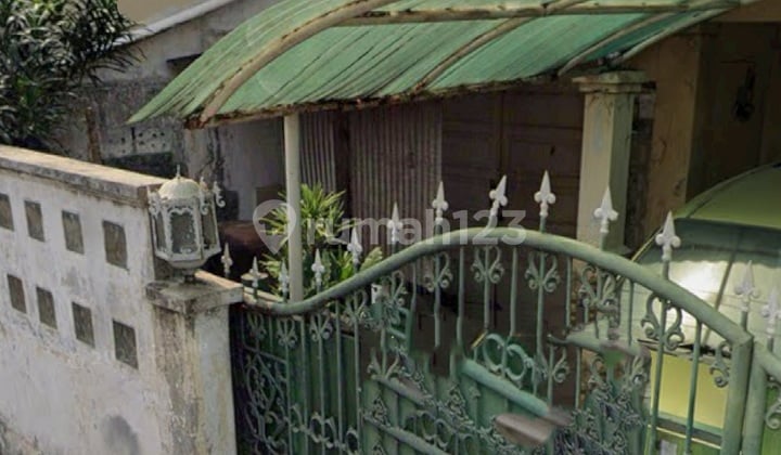 Dijual Rumah Lama di Jalan Haji Nawi