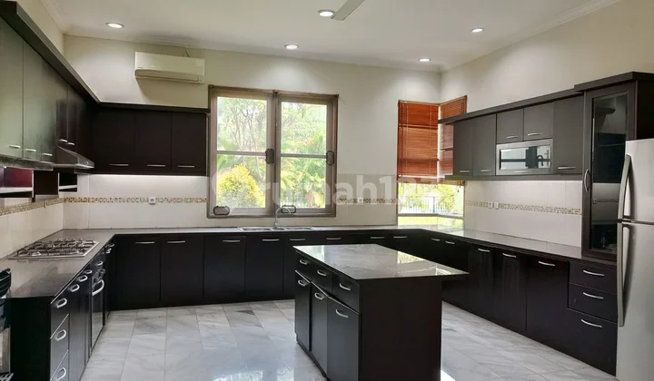 One-Story Bright House in Cipete