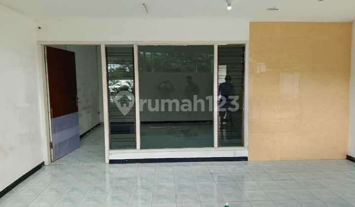 Disewakan Rumah Strategis di Dukuh Kupang Surabaya Barat