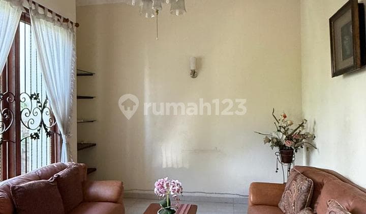 Full Furnished Rumah 2 Lantai di Villa Bukit Indah Pakuwon Dekat ke Supermall Surabaya Barat