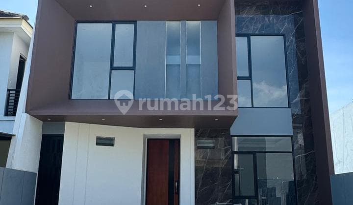 Baru Gress Nego Rumah 2 Lantai di Woodland Citraland Surabaya Barat