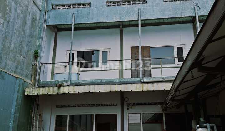 Dijual Rumah dan Toko 3 Lantai Cocok untuk Kantor di Mt Haryono Semarang