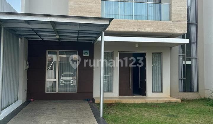 Rumah 2 lantai golf island dengan ac dan gordyn