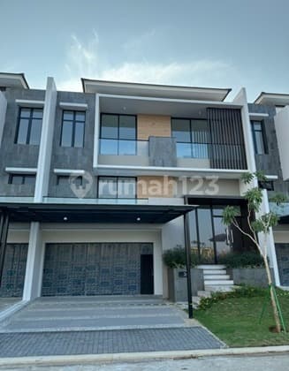 Disewakan Rumah Besar Pik 2 Lokasi Pertengahan Kota Siap Huni