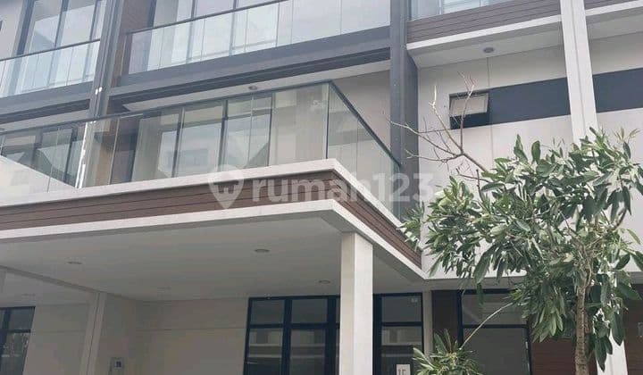 Rumah Besar 3 Lantai Pik 2 Siap Huni Harga Termurah