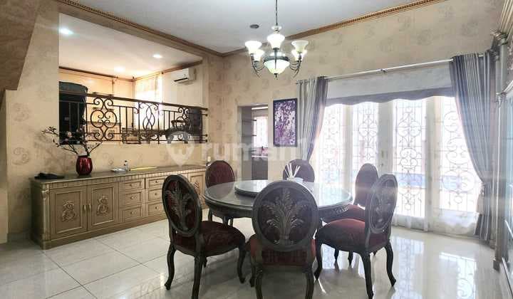 Modern Classic Ready-to-Occupy House in PIK Fully Renovated