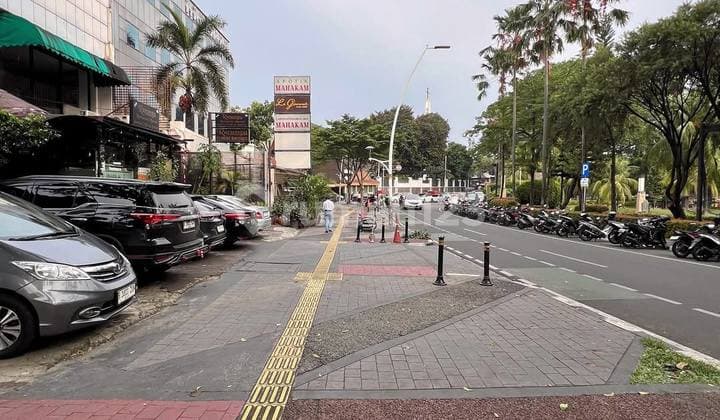 FOR SALE KEBAYORAN BARU BLOK M COMMERCIAL BUILDING EX RESTO COZY NEAR MRT