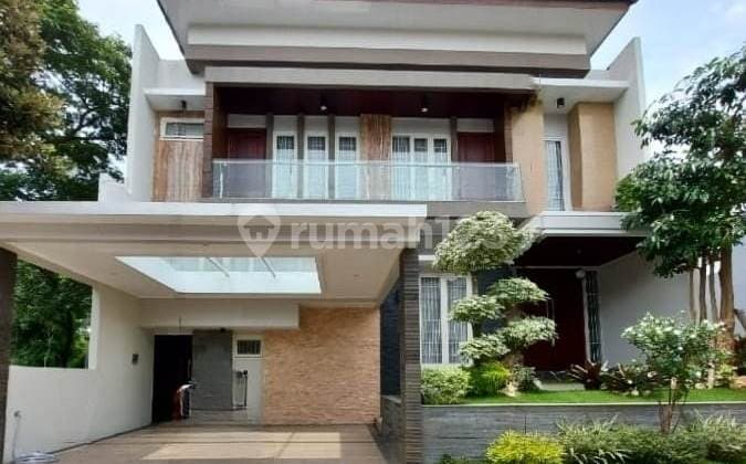 Strategic Comfortable Residence, Front Cluster South Emerald, Ready to Occupy.