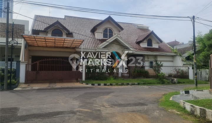 Rumah Dharmahusada Indah Selatan Kondisi Masih Oke