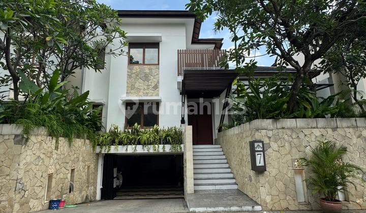 Dijual Rumah Tropical di Kemang Jakarta Selatan