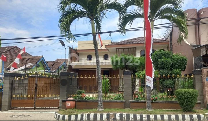 Rumah Bagus Strategis dan Potensial di Jalan Bunga Bunga, Malang