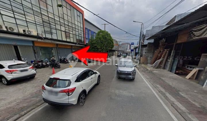 Jl Kembangan Raya, Pinggir Jln Raya, Dekat Permata Buana dan Puri Indah, Jakbar..Dijual Ruko 3 LT, Hadap Barat, PLN 7700W, Air Sumur, Shm.-Rr