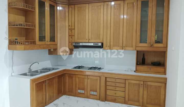 Citra 1, Kalideres, West Jakarta.. For Sale 2-Story House, South Facing, 2-Car Road Row, 6000w Electricity, PAM Water, Empty, Freehold Certificate.