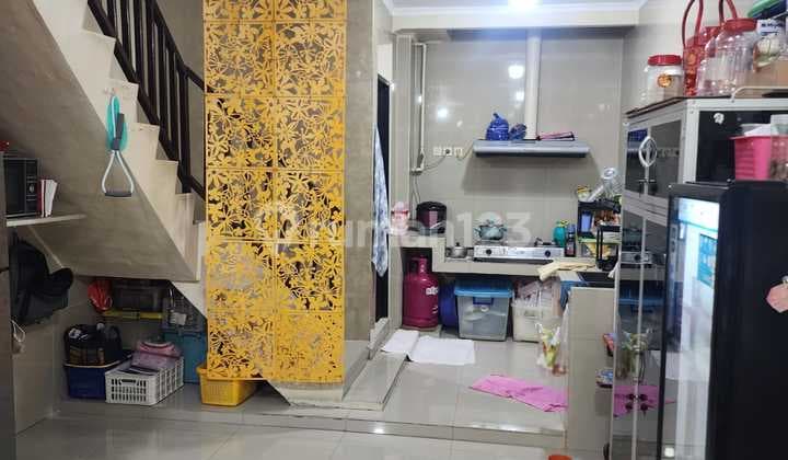 Taman Palem Blok E, Cengkareng, Jakbar..Dijual Rumah 3 Lt, Hadap Utara ke Timur Laut, PLN 4400w, Air PAM, Surat SHM.