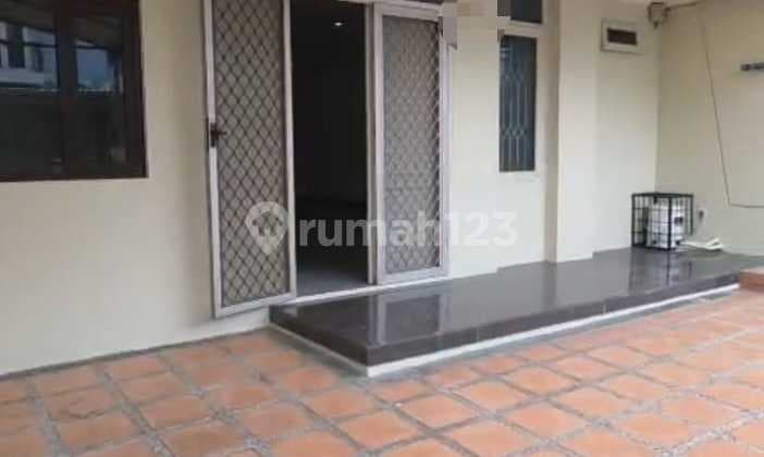 Taman Permata Buana, Kembangan, Jakbar..Dijual Rumah 2 Lantai, Kamar Tidur Utama Ada Kamar Mandi Dalam, Row Jalan 3 Mobil, Air Pam, Surat Shm.-F.3k4.