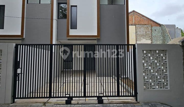Citra 2, Pegadungan, Kalideres, Jakbar..Dijual Rumah Minimalis Brand New Siap Huni 3 LT, Hadap Barat, Carport 1, PLN 2200W, Air Wtp, Surat Shm.-Rr