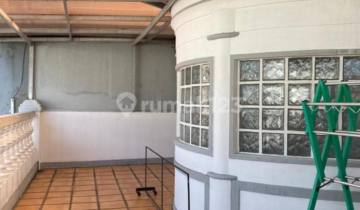 Citra 2, West Jakarta.. For Sale 2-Story House, Suitable for Business, West-Facing, 2200w Electricity, Freehold Certificate.