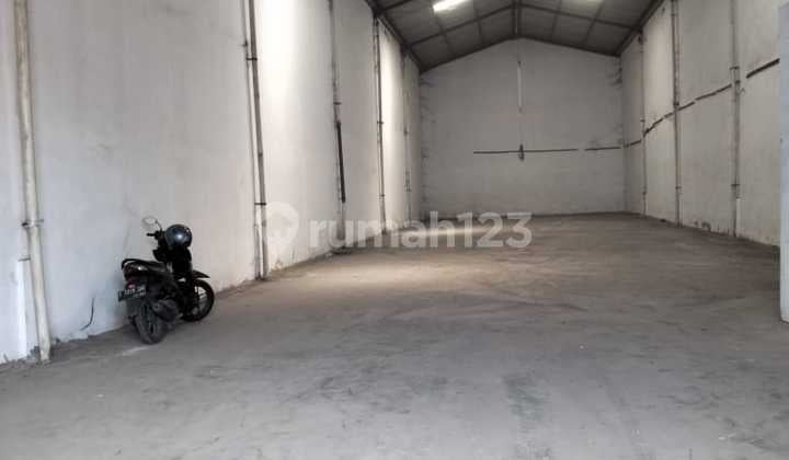 Disewakan Gudang Margomulyo Permai, Banyak Pilihan Siap Pakai