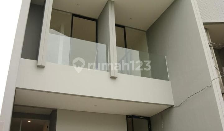 New fresh house in Graha Green Garden for family near Dian Istana.