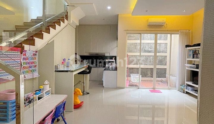 rumah siap huni bagus furnish mulyosari utara murah minimalis