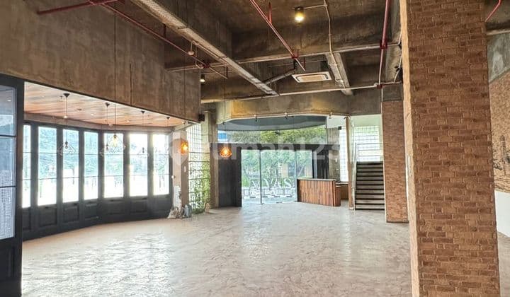 Rare Building for Rent on Jl Sulawesi Gubeng, Downtown Surabaya