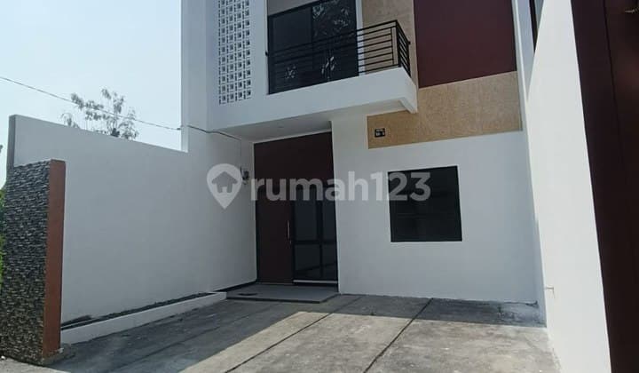 DIJUAL RUMAH MODERN DALAM KOMPLEK DEKAT GEGERKALONG DAN POLBAN CIWARUGA BANDUNG UTARA