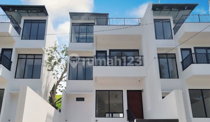 Harga Berani Diadu! Dijual Rumah 2,5 Lantai di dekat Tubagus Ismail Dipati Ukur Dago Cigadung Kota Bandung