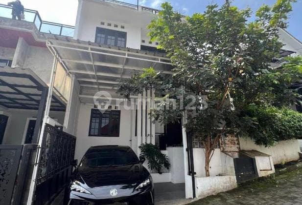 Rumah Full Furnish 2,5 Lantai View City Light Di Cihanjuang Dekat Gegerkalong Cimahi Pasteur