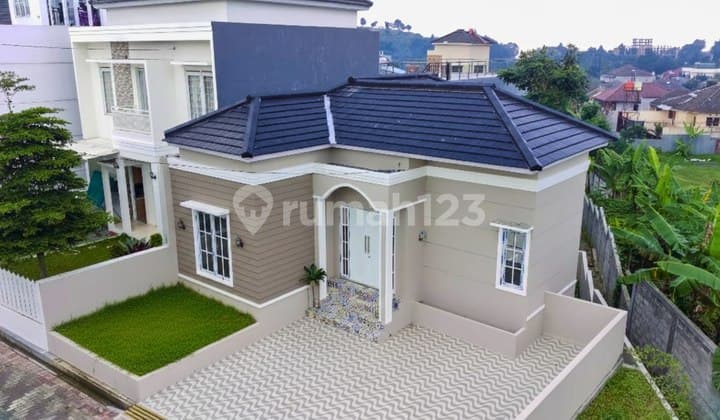 Rumah 2 lantai downslope di dekat pondok hijau setiabudi bandung utara lembang